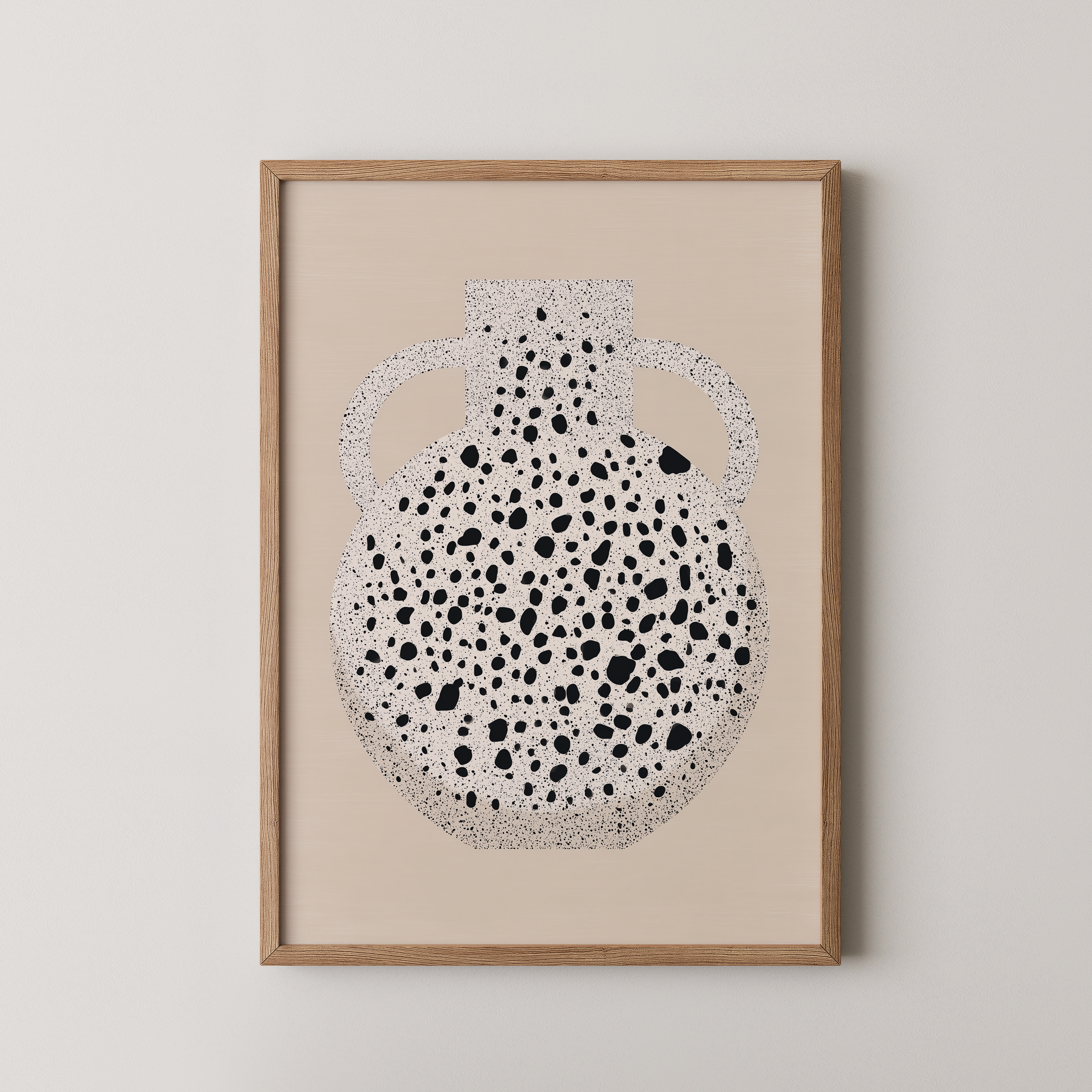 הדפס אמנותי מינימליסטי של כד בהיר עם טקסטורה מנוקדת, ממוסגר במסגרת עץ, בסגנון טבעי ומודרני