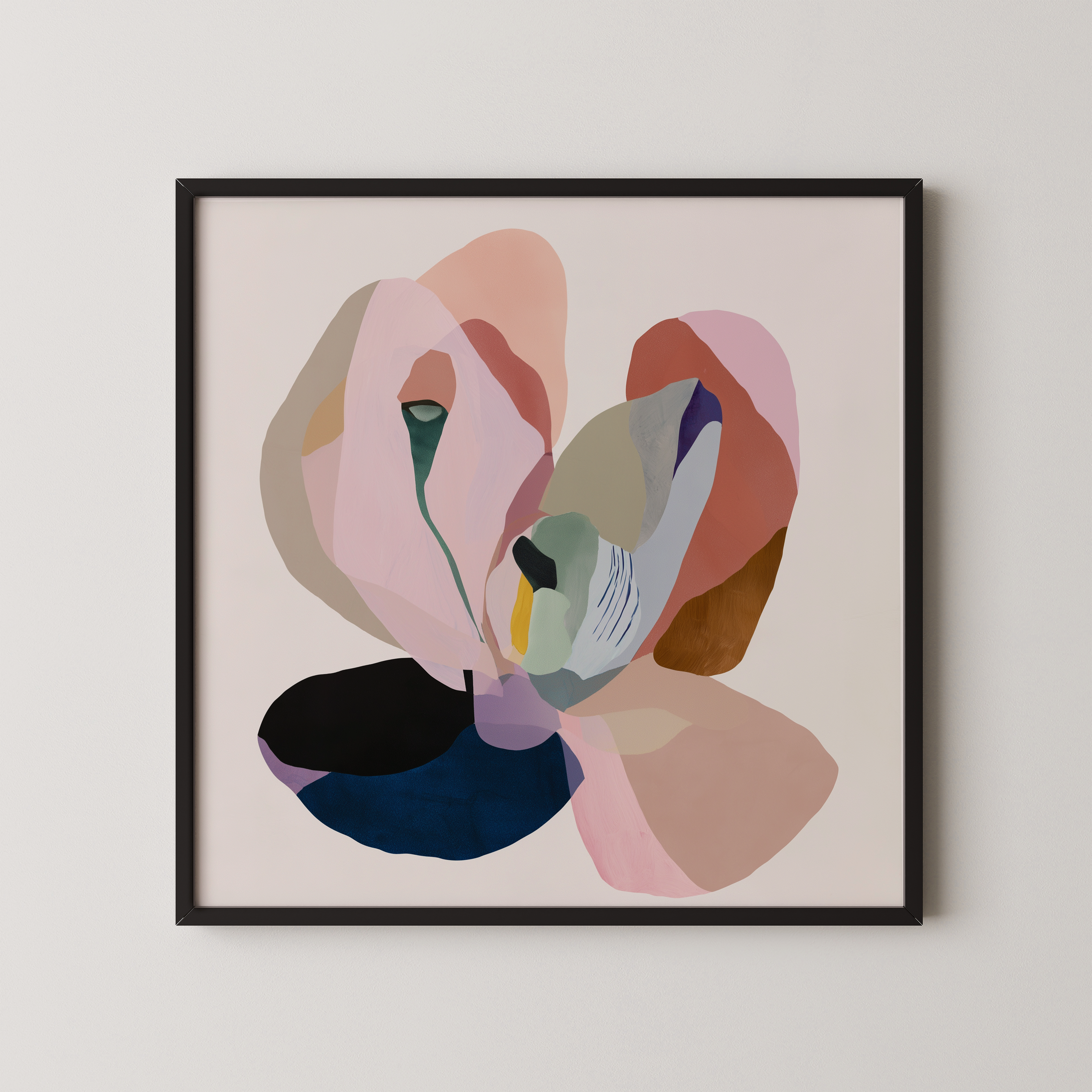 יצירת אמנות מודרנית ממוסגרת בשם Silva בגוונים רכים של ורוד, חום, כחול וירוק, עם קומפוזיציה אורגנית וקווים עדינים, מוצגת על קיר בהיר.