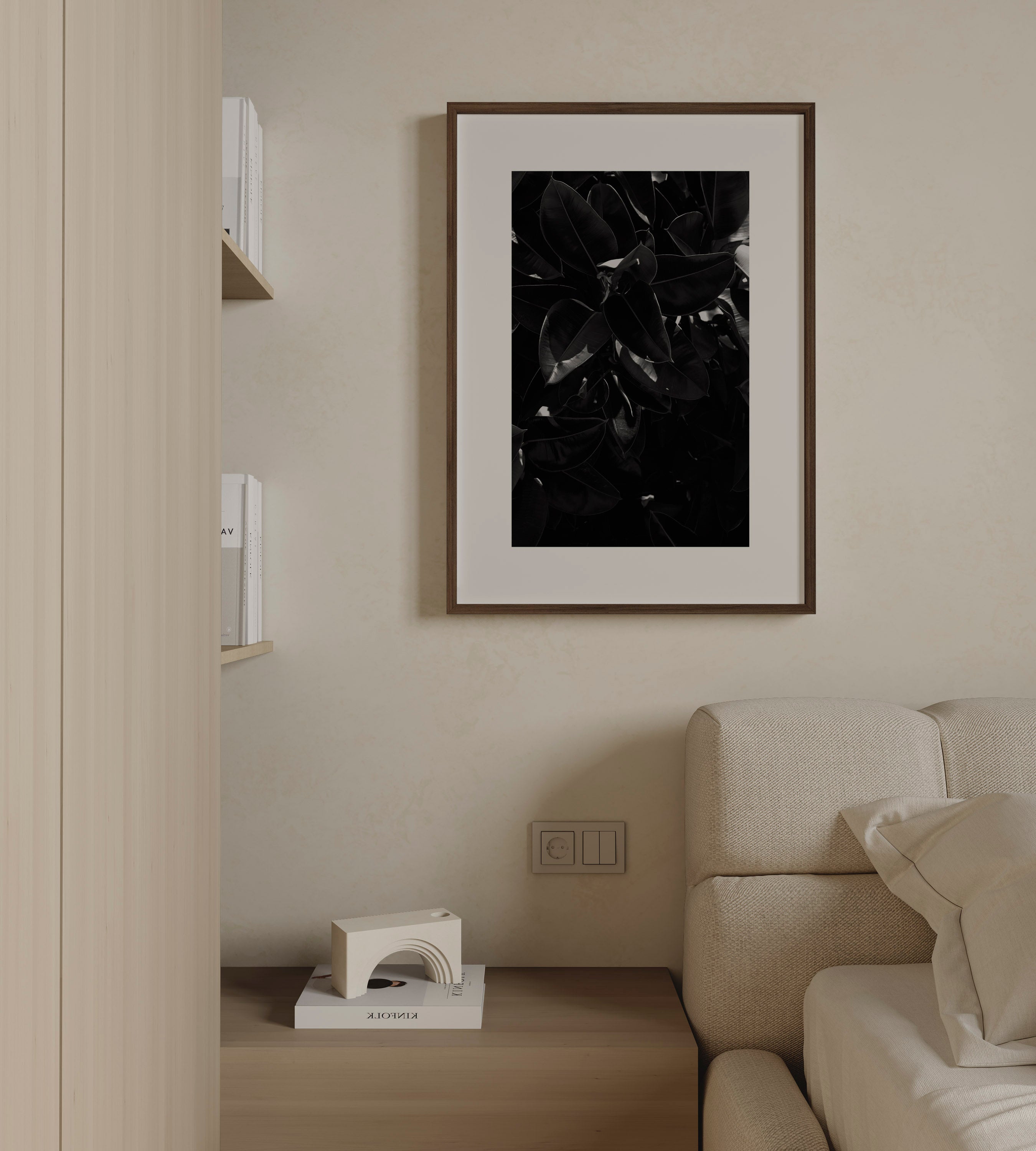 Midnight Ficus – צילום אמנותי בשחור־לבן של עלי פיקוס מאת דניאל ברלוט.
