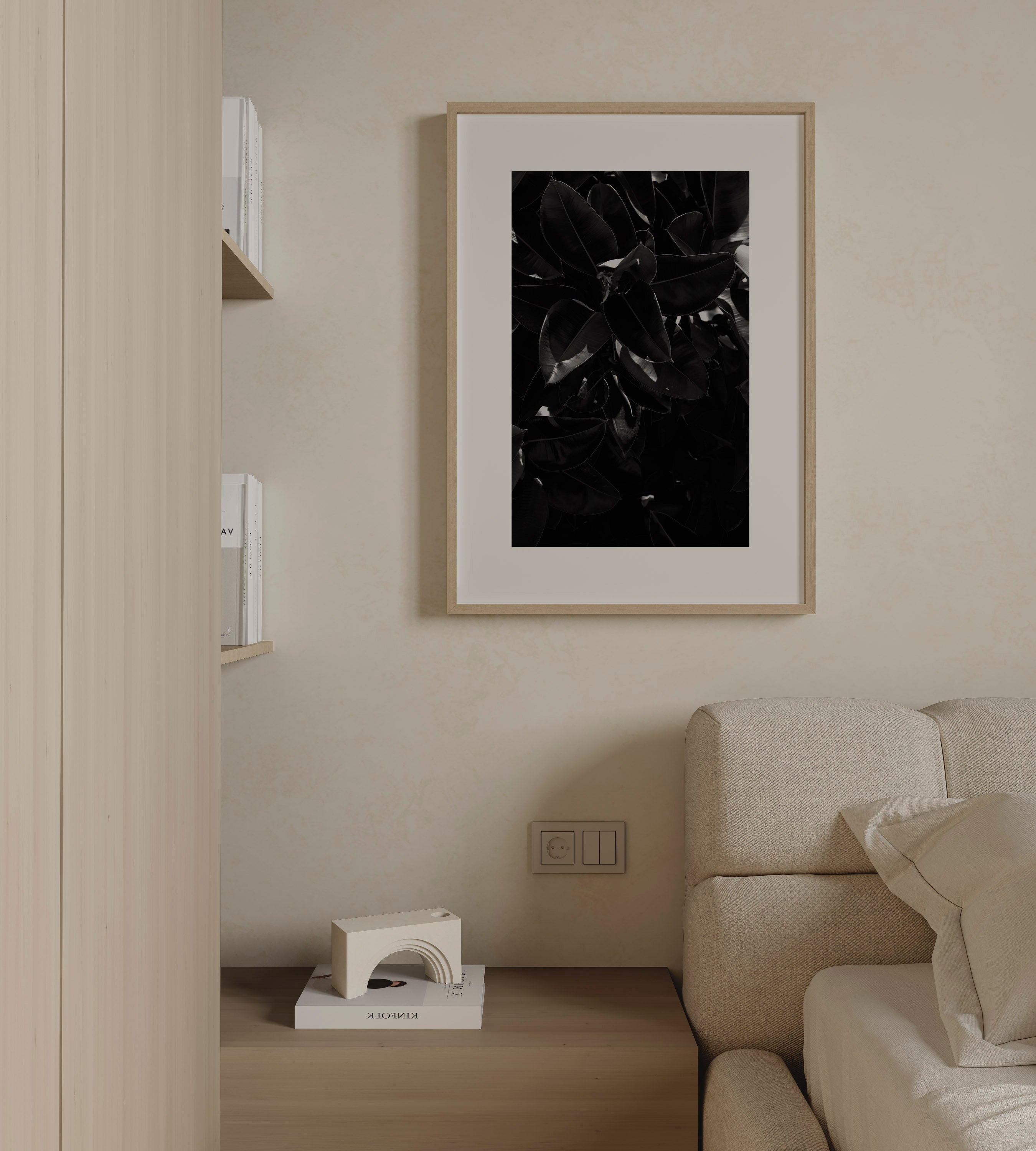 Midnight Ficus – צילום אמנותי בשחור־לבן של עלי פיקוס מאת דניאל ברלוט.