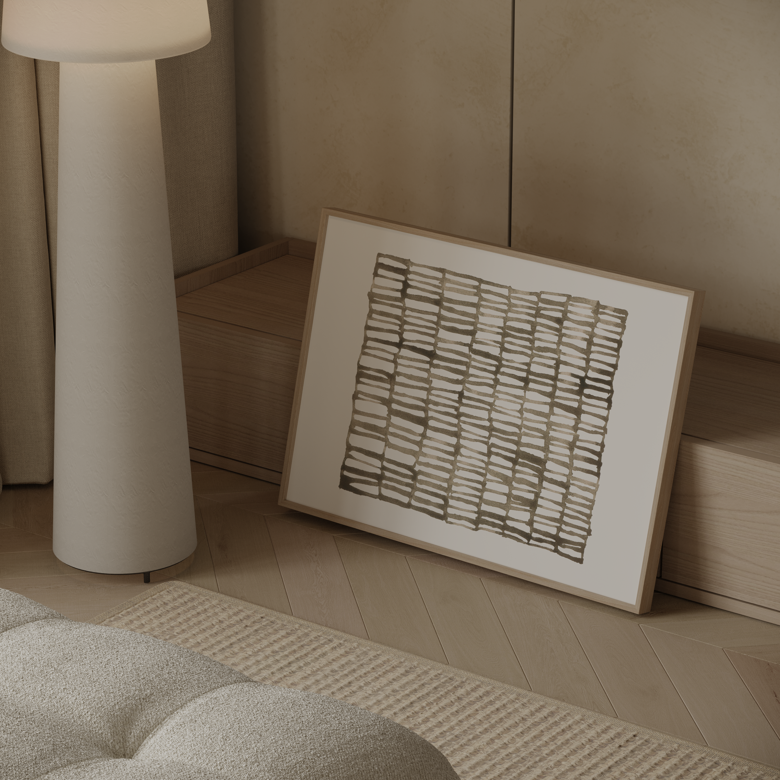 יצירת אמנות מינימליסטית אלטינס – דפוס גיאומטרי מופשט בגווני שחור וחום במסגרת עץ, תלוי על קיר בהיר.