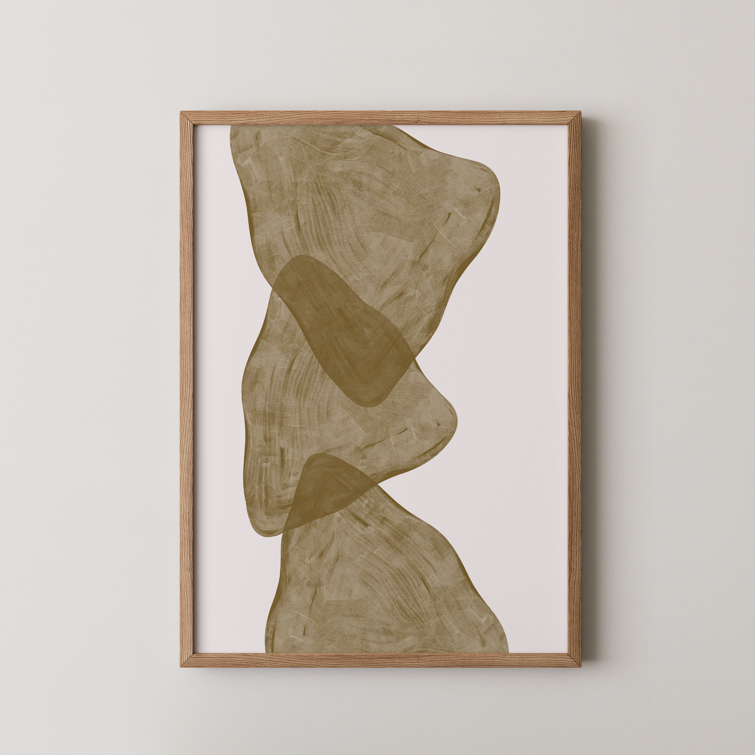 Morane – יצירה מופשטת בגווני זית וחול עם צורות אורגניות אנכיות במסגרת עץ טבעי