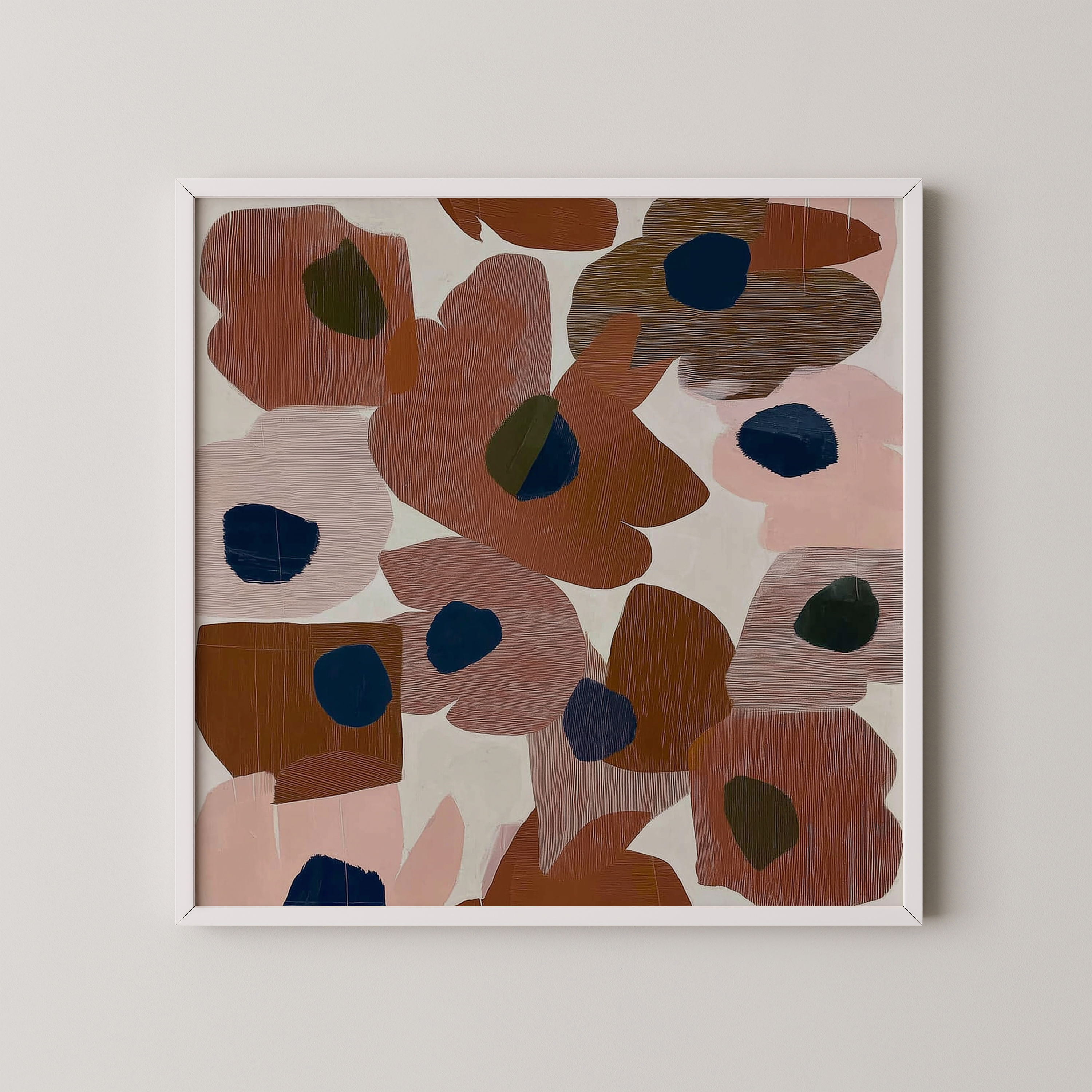 יצירה מופשטת בגווני טרקוטה, ורוד וכחול כהה, עם כתמים רחבים וטקסטורה גלויה, ממוסגרת בעץ אלון / לבן / שחור.