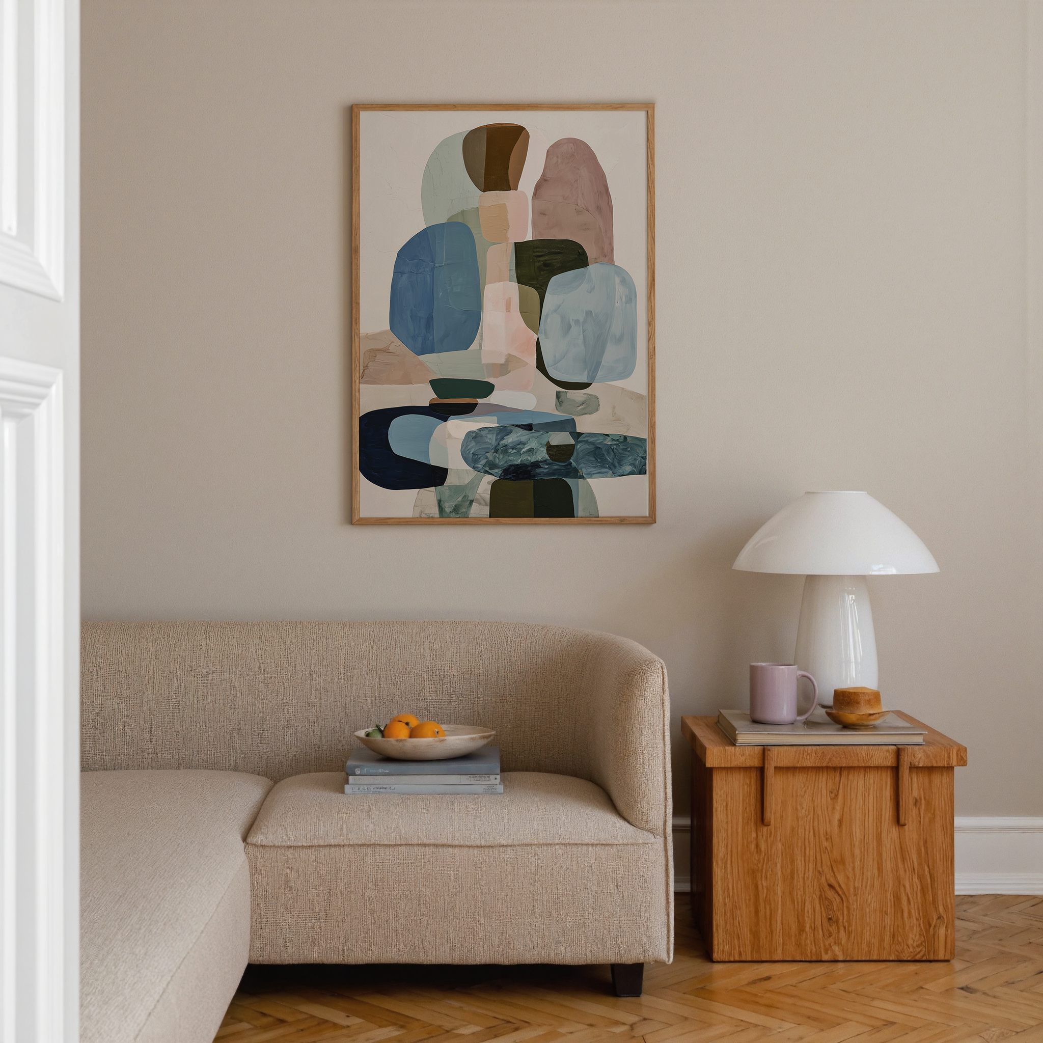 Evarne – יצירה מופשטת בגווני כחול, ירוק וחול עם צורות אורגניות בשכבות