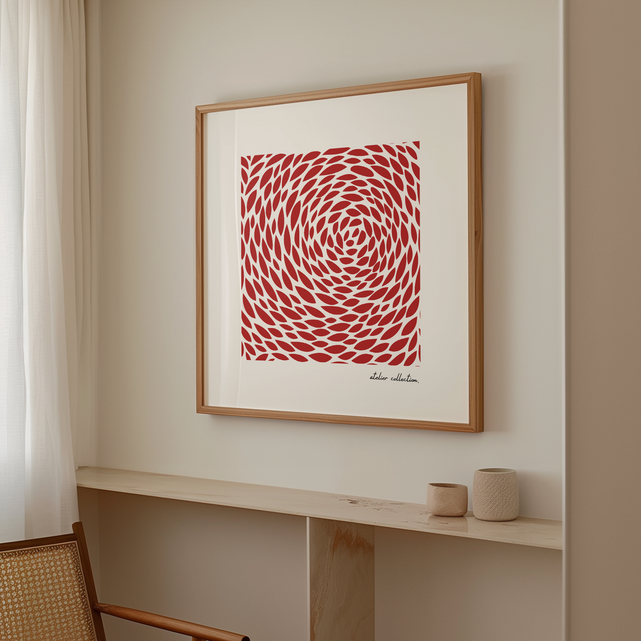 הדפס אמנות גיאומטרי "קאיו" מאת The Left Handed – דפוס דינמי של צורות אדומות יוצרות אפקט תנועה במרכז היצירה, ממוסגר במסגרת עץ טבעית.