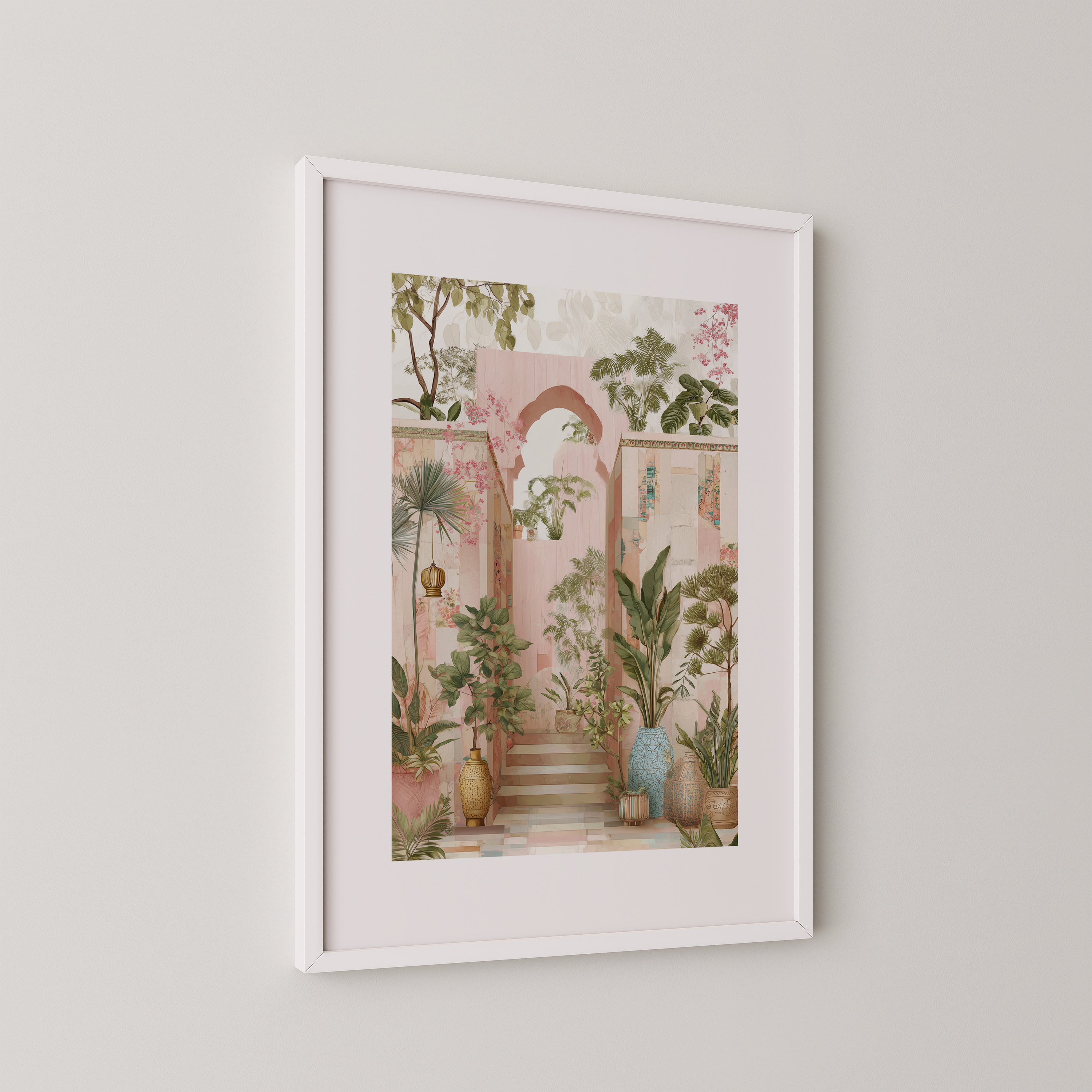 הדפס אמנותי ממוסגר "Villa Rosa" – חצר ורודה עם מדרגות אבן, קשתות וצמחייה טרופית עשירה בסגנון רומנטי ים-תיכוני.