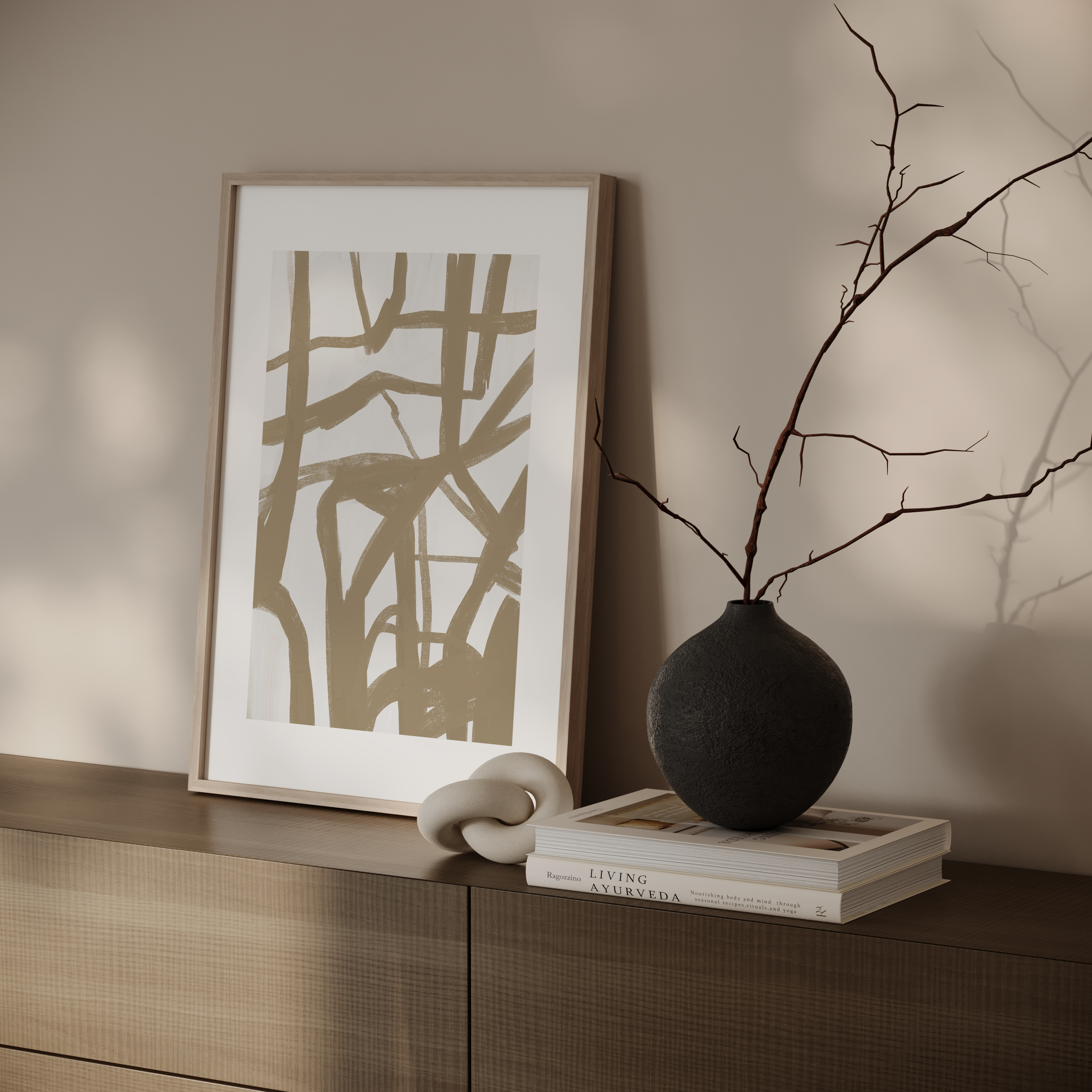 יצירת אמנות מופשטת בגוונים רכים עם קווים חופשיים, ממוסגרת ומוצגת על קיר בסגנון מודרני.