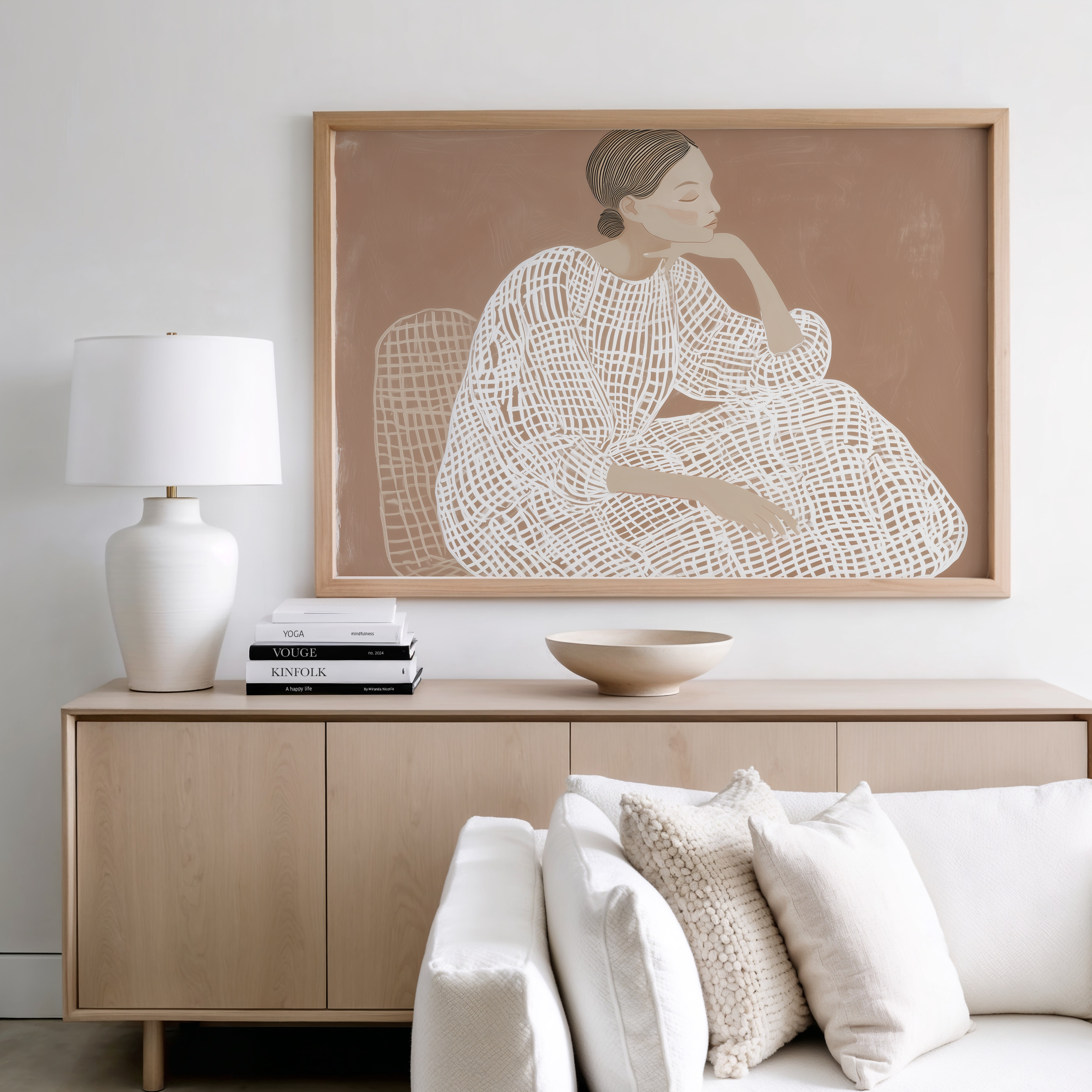 ציור מינימליסטי של דמות נשית יושבת על רקע חום, בקווים לבנים ידניים – Olnari