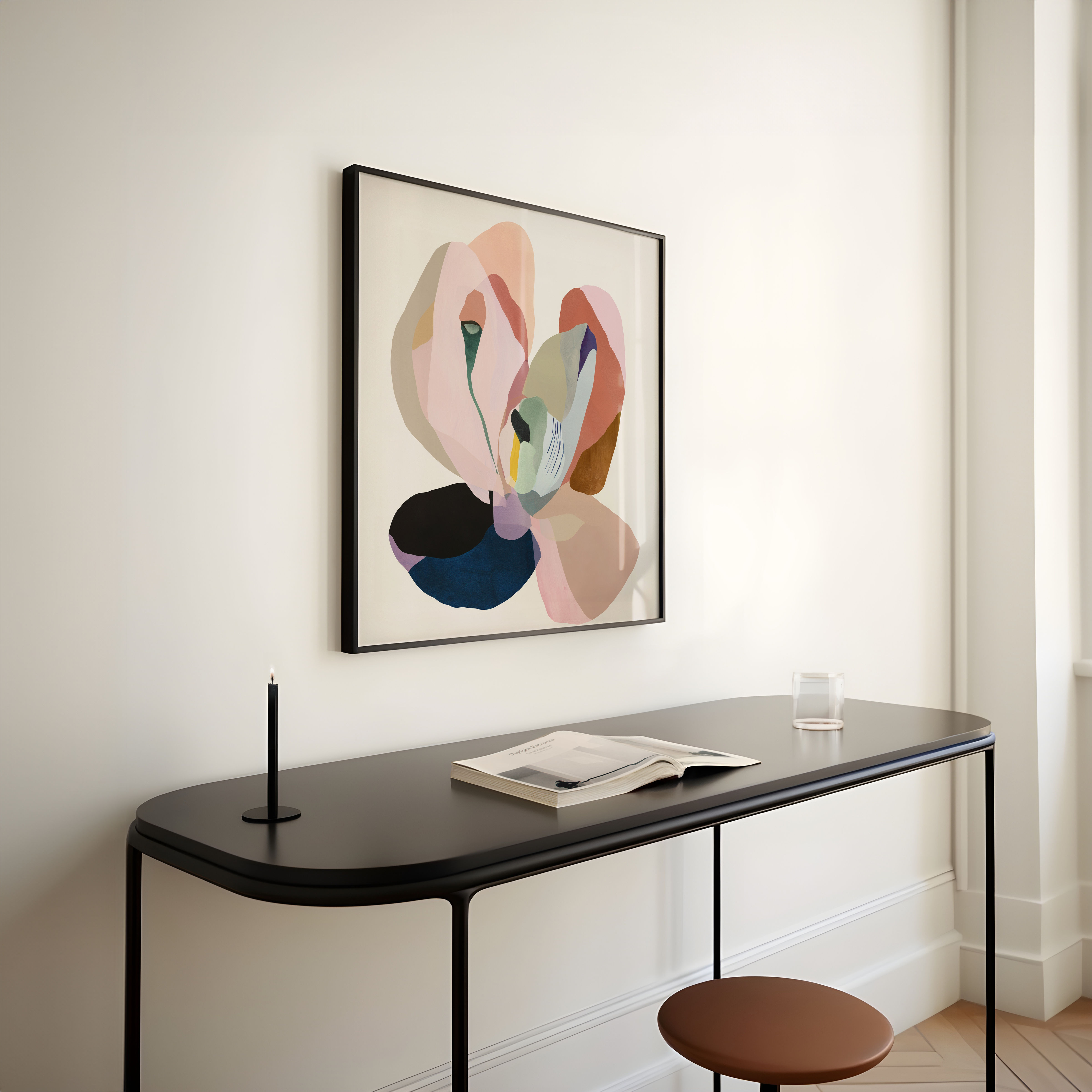 יצירת אמנות מודרנית ממוסגרת בשם Silva בגוונים רכים של ורוד, חום, כחול וירוק, עם קומפוזיציה אורגנית וקווים עדינים, מוצגת על קיר בהיר.