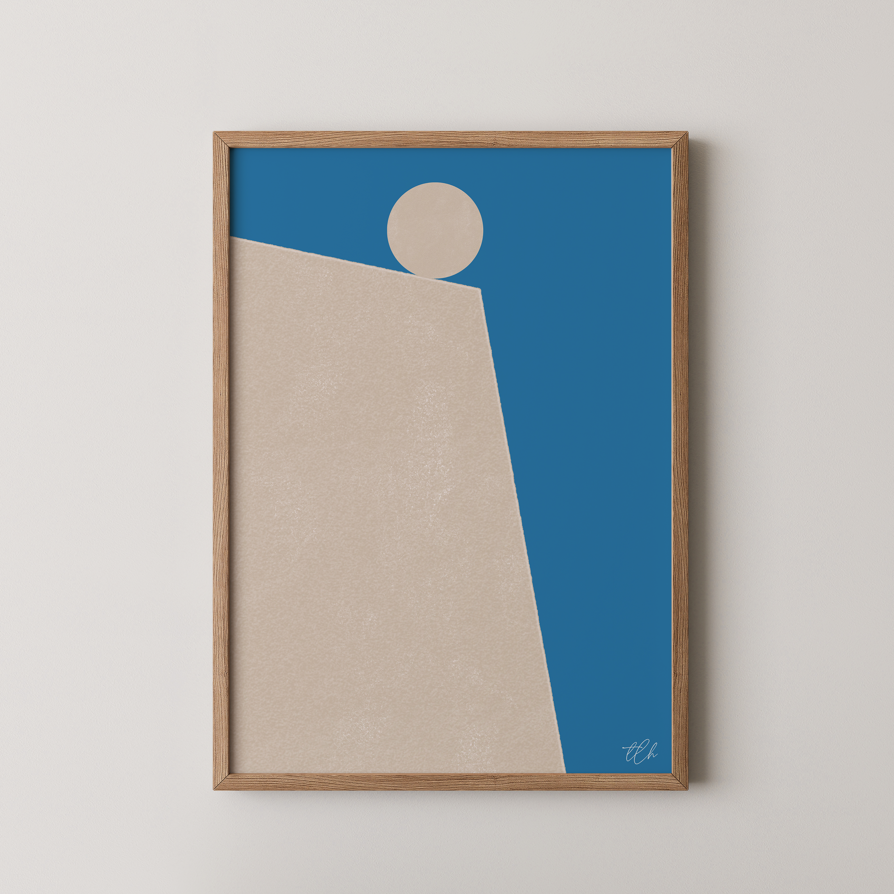 יצירה אומנותית מינימליסטית עם צורה גיאומטרית ורקע כחול עמוק — ניילו מאת the left handed