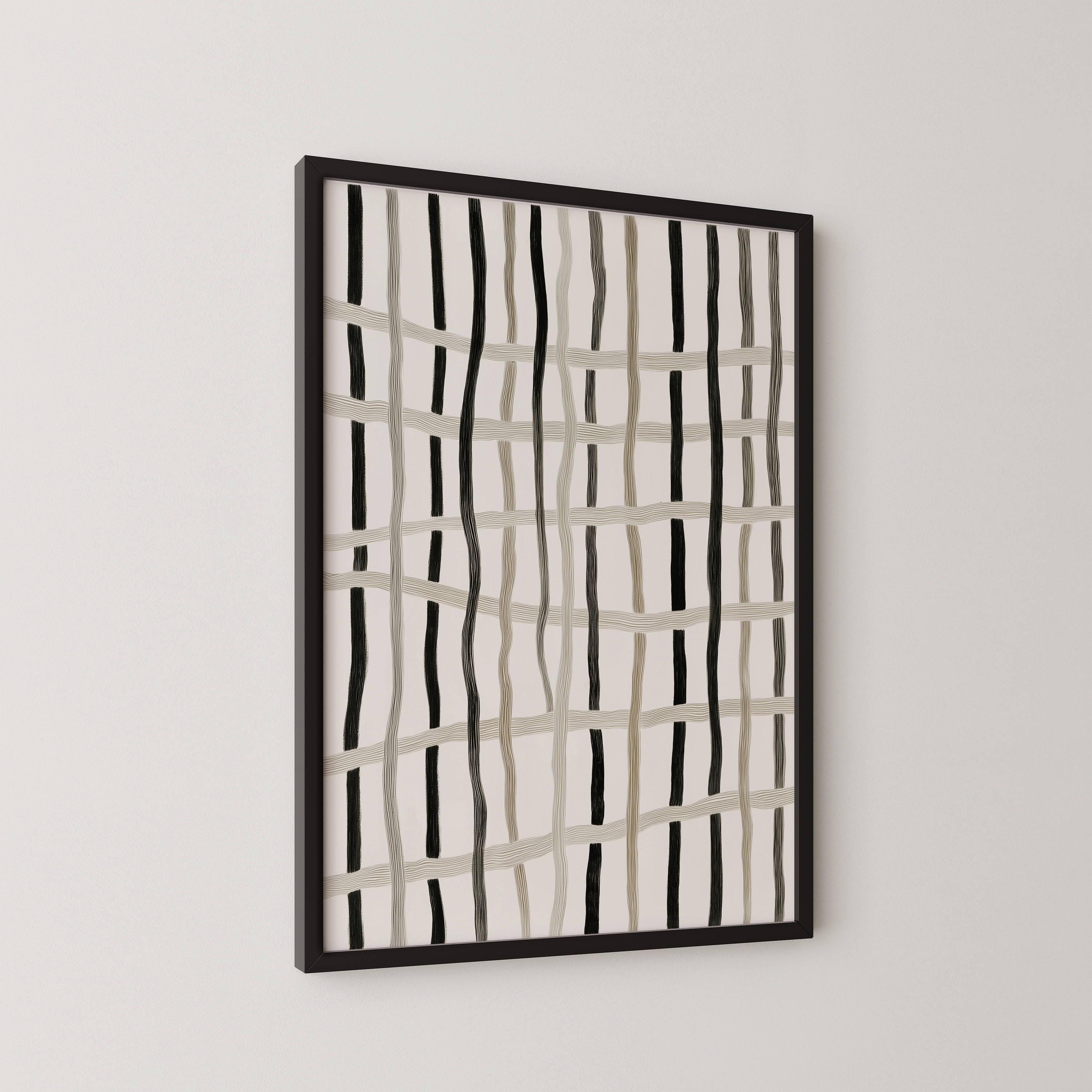 הדפס אמנותי מופשט בשם Elven עם קווים אנכיים ואופקיים בגווני שחור ואבן, במסגרת עץ, בסגנון מינימליסטי טבעי.