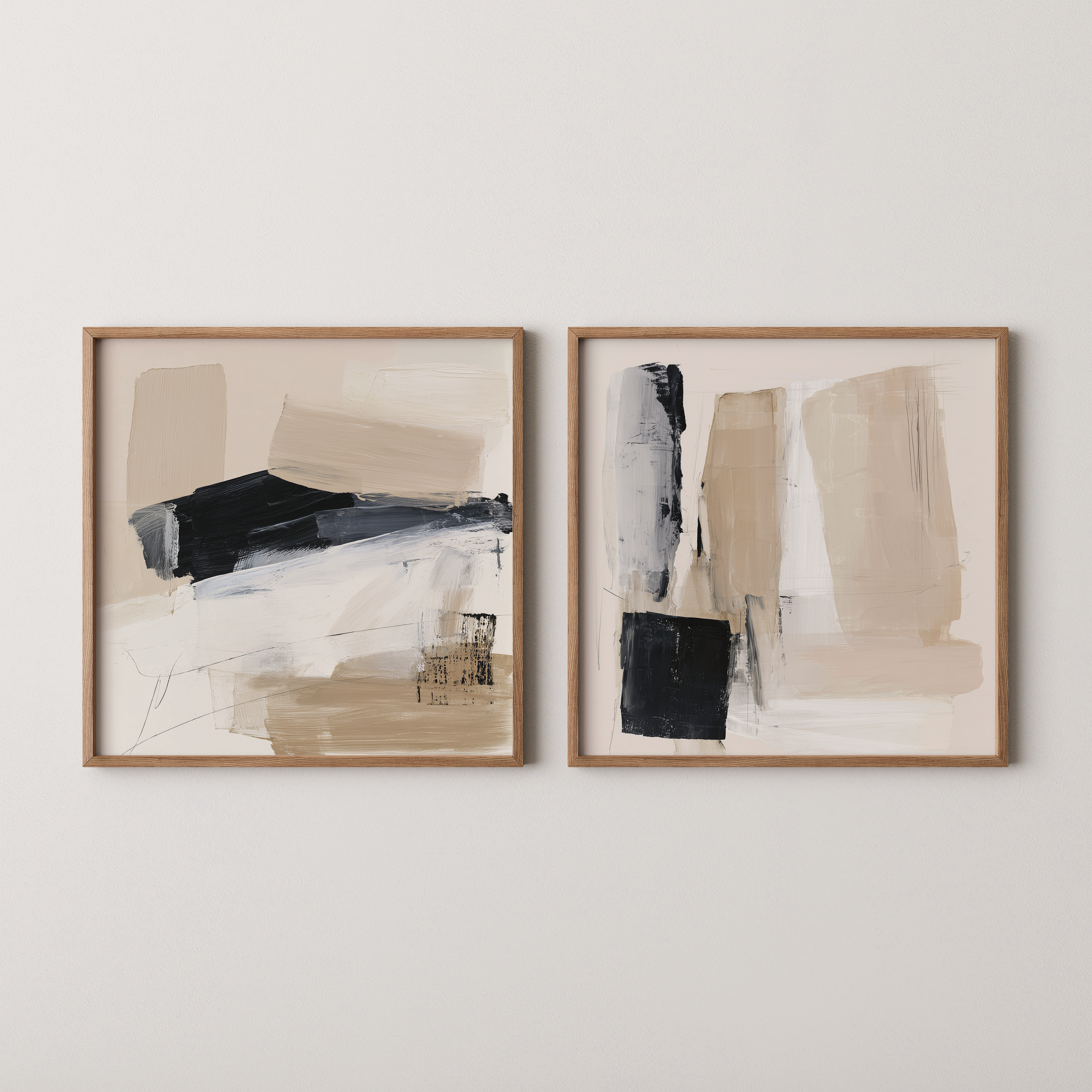 Varlene Left – יצירה מופשטת בגווני בז', שחור ולבן עם מרקמים גולמיים ומשיכות צבע רחבות בסגנון מינימליסטי