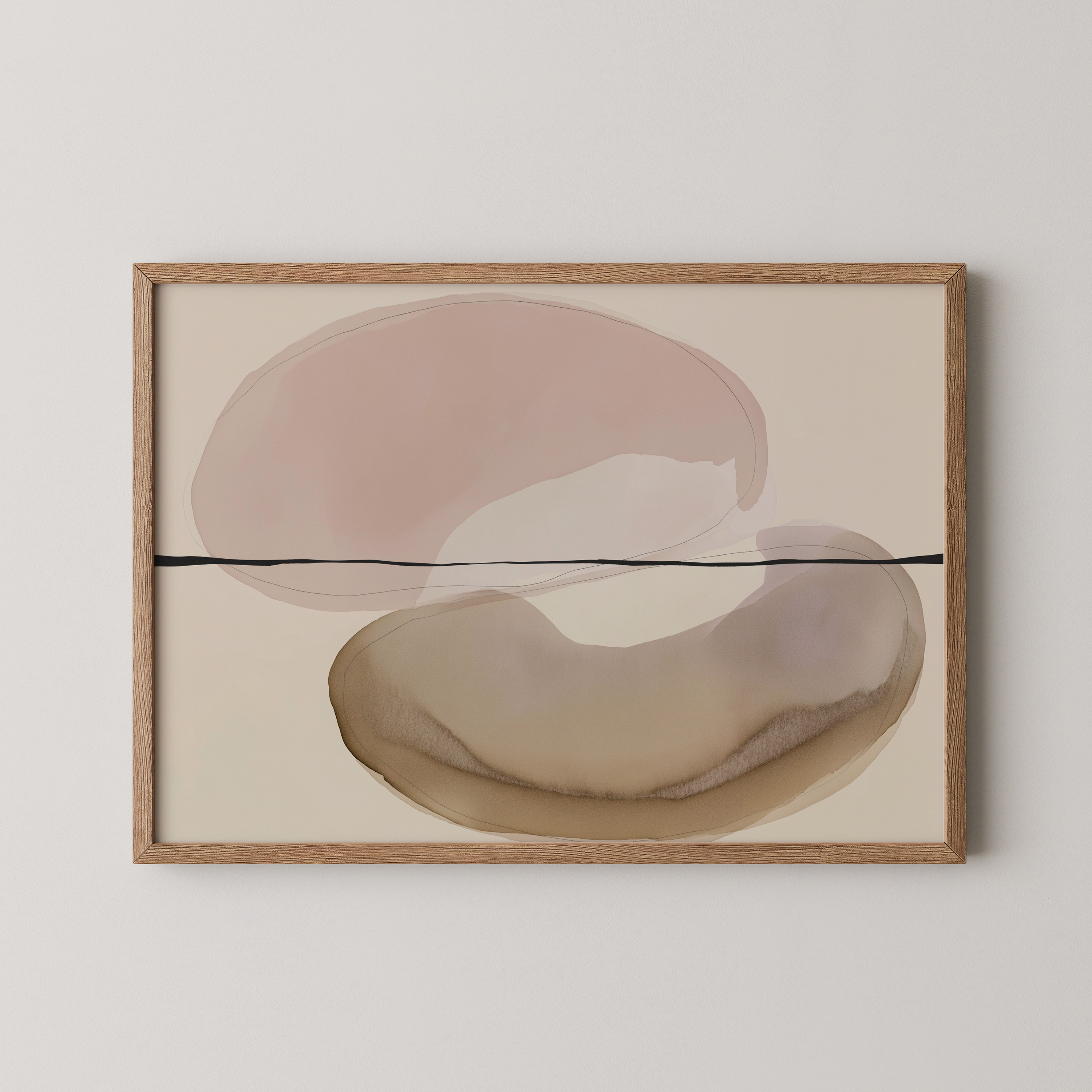יצירת אמנות מופשטת Arcelle בגווני חול וטרקוטה עם צורות אורגניות וקו אופקי עדין במסגרת עץ טבעי