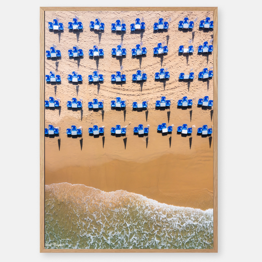 חוף הרצליה   - של האמן גלעד טופז