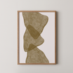 Morane – יצירה מופשטת בגווני זית וחול עם צורות אורגניות אנכיות במסגרת עץ טבעי