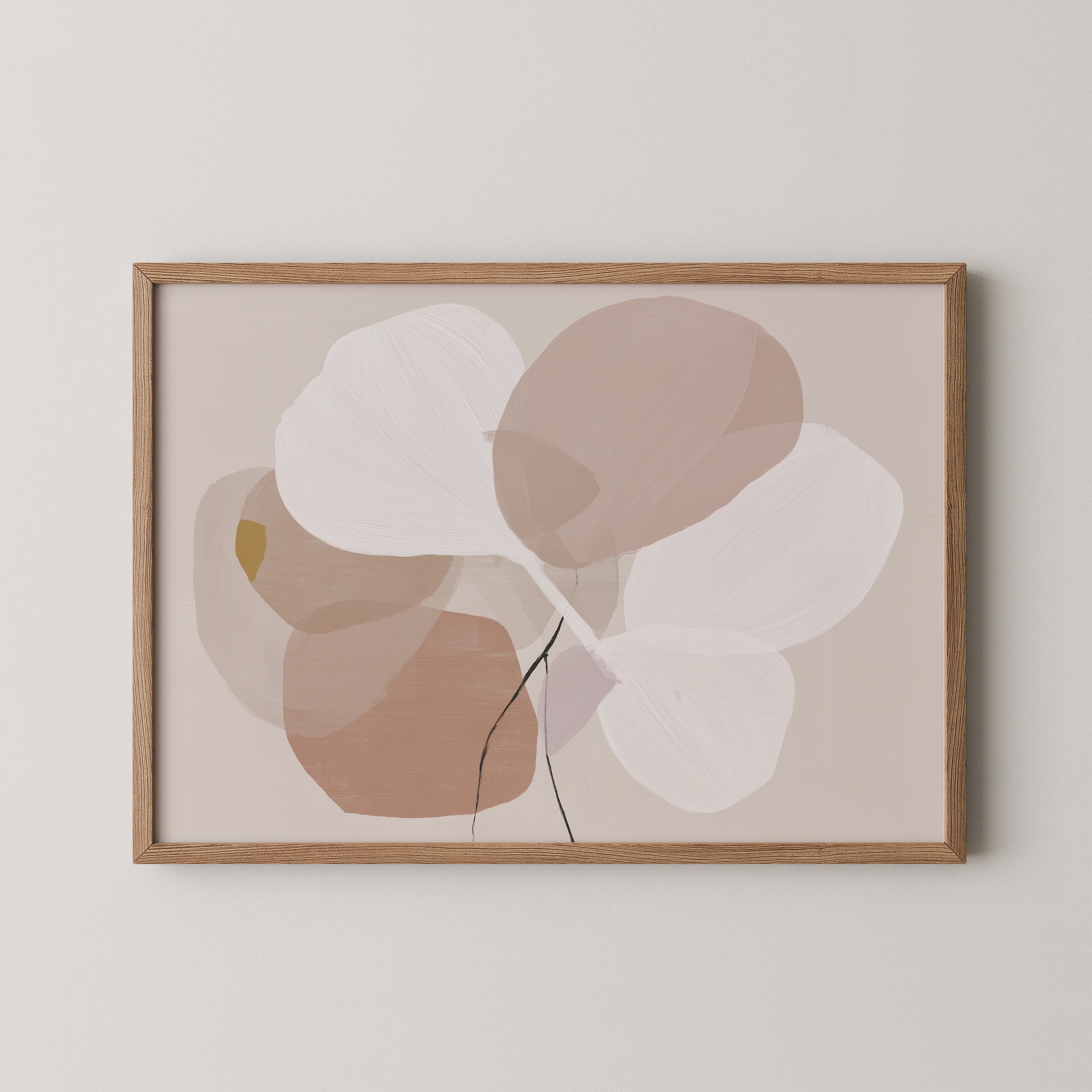 יצירת אמנות מינימליסטית עם צורות אורגניות בגווני בז’ ולבן במסגרת עץ