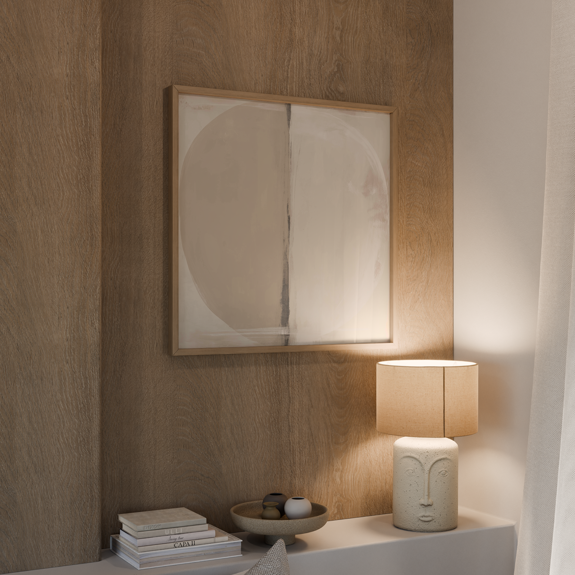 יצירת קיר מופשטת בגווני חול ושמנת עם עיגול גדול במרכז וקו אנכי עדין