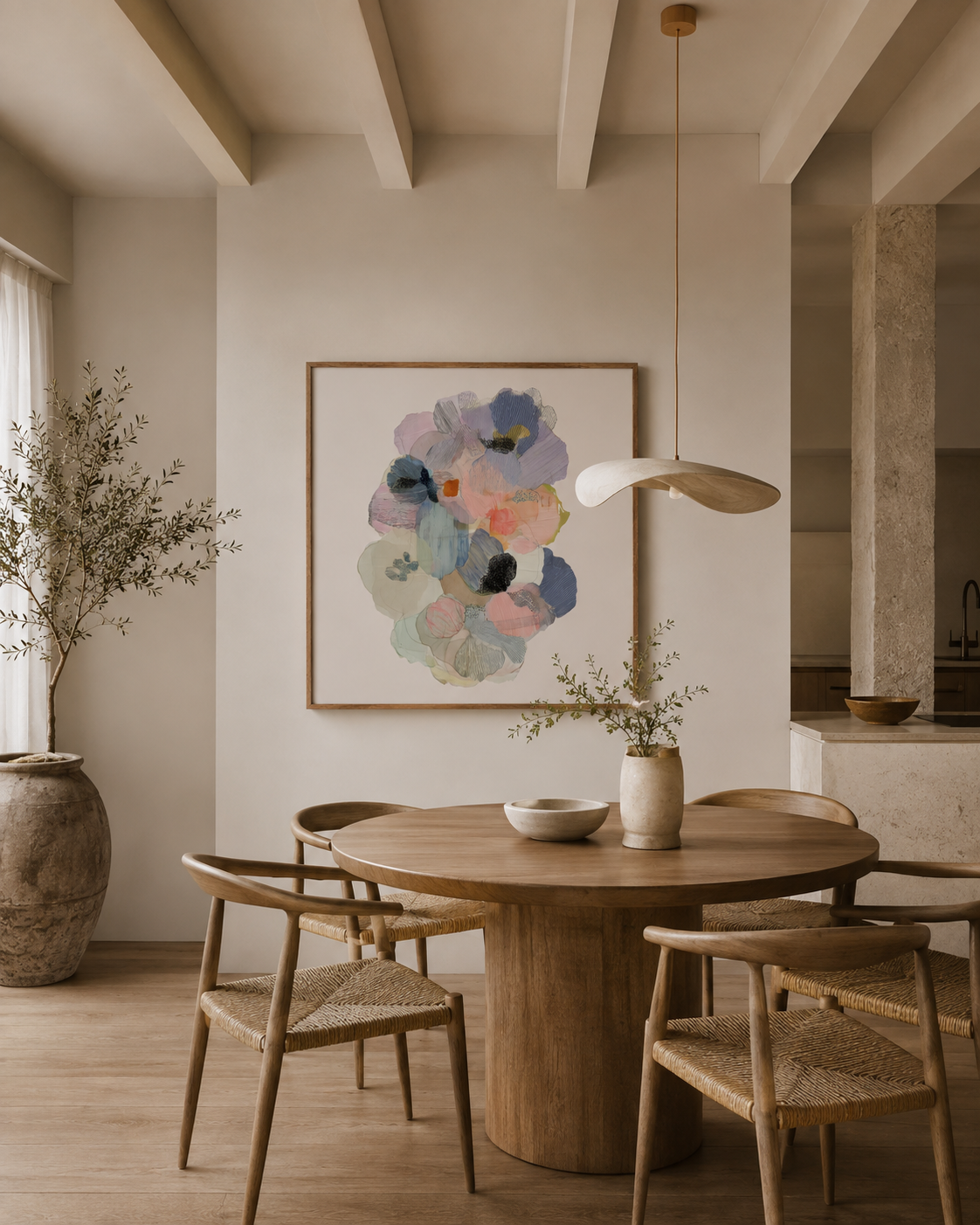 PIRAIA BLOOM – יצירה ריבועית של דניאל ברלוט, קומפוזיציה פרחונית מופשטת בגווני ורוד, כחול, לילך, אפרסק וירוק על רקע בהיר.