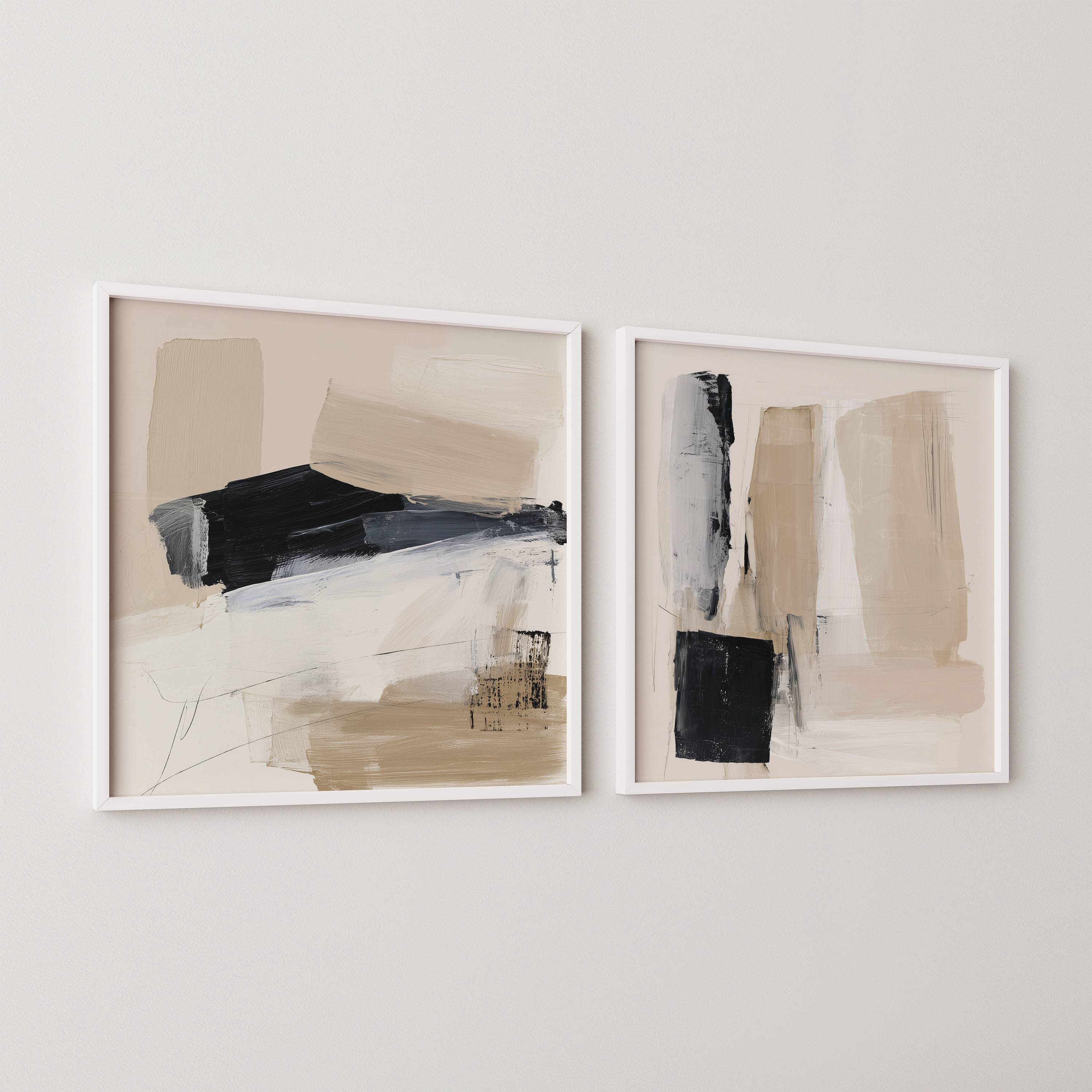 Varlene Left – יצירה מופשטת בגווני בז', שחור ולבן עם מרקמים גולמיים ומשיכות צבע רחבות בסגנון מינימליסטי