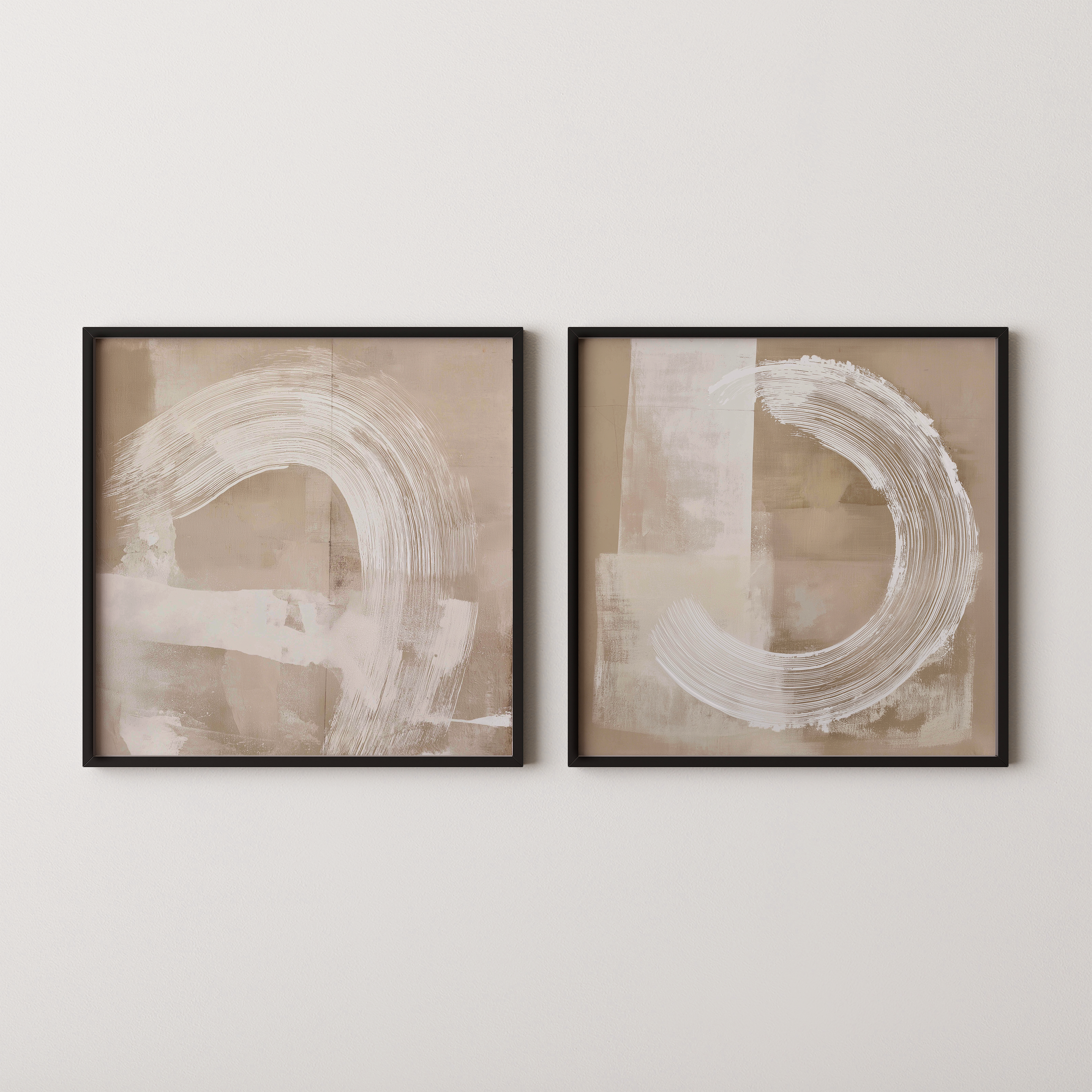 יצירה מופשטת בגווני בז׳ עם תנועות מכחול מעוגלות, בסגנון מינימליסטי ונורדי