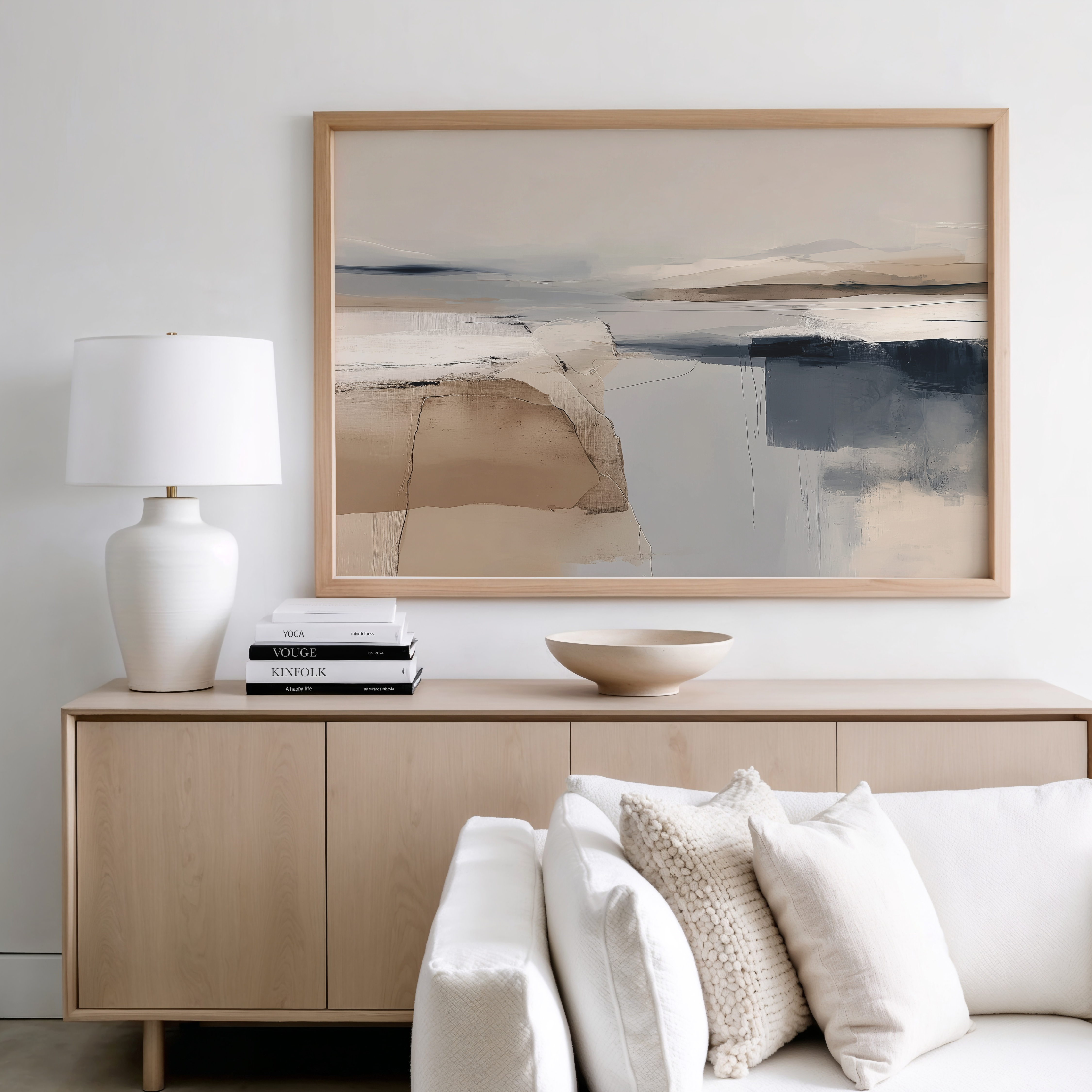 יצירת אמנות מופשטת בגווני חול וכחול במסגרת עץ Taviri