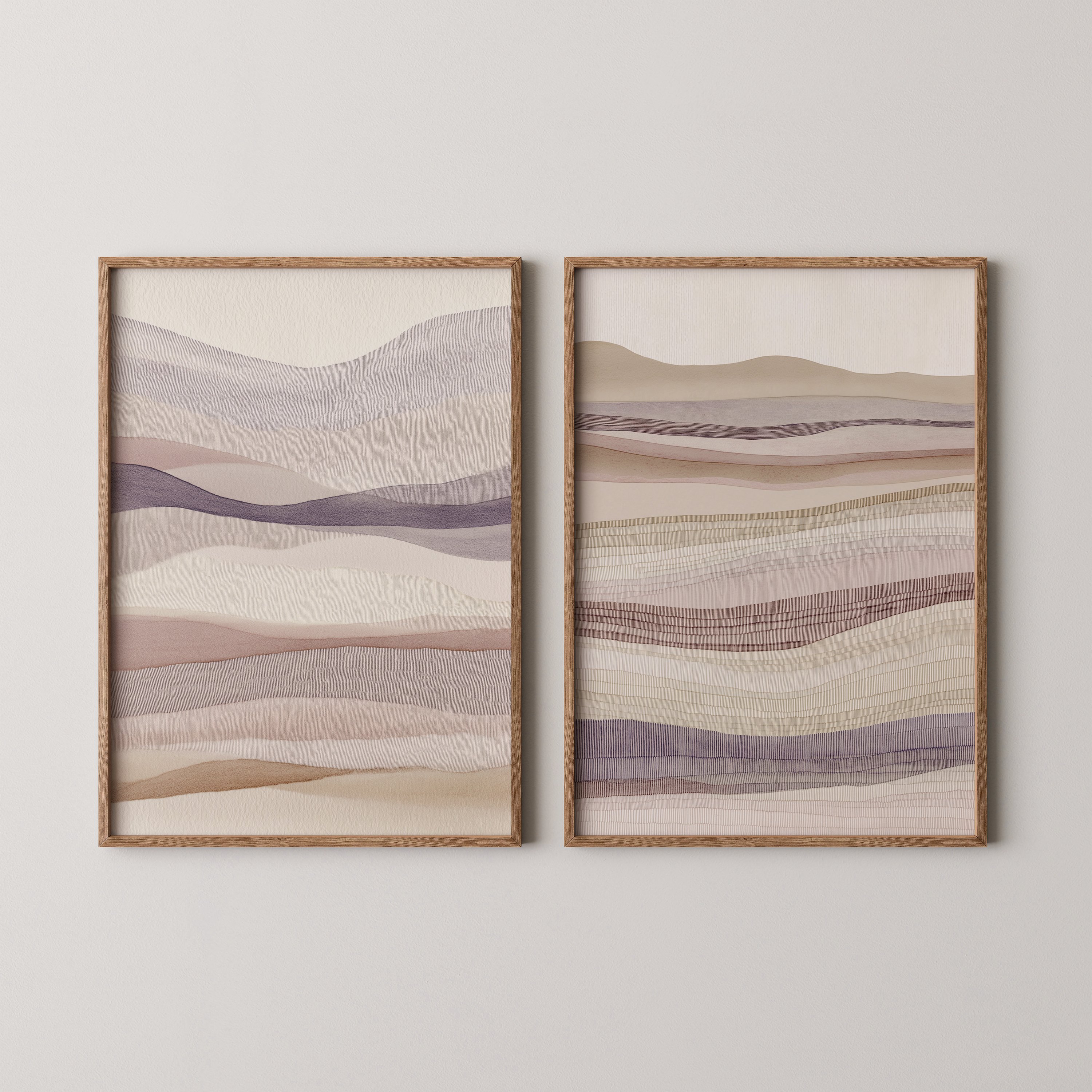 סט תמונות קיר מינימליסטיות בגוונים טבעיים עם שכבות אופקיות רכות במסגרת עץ