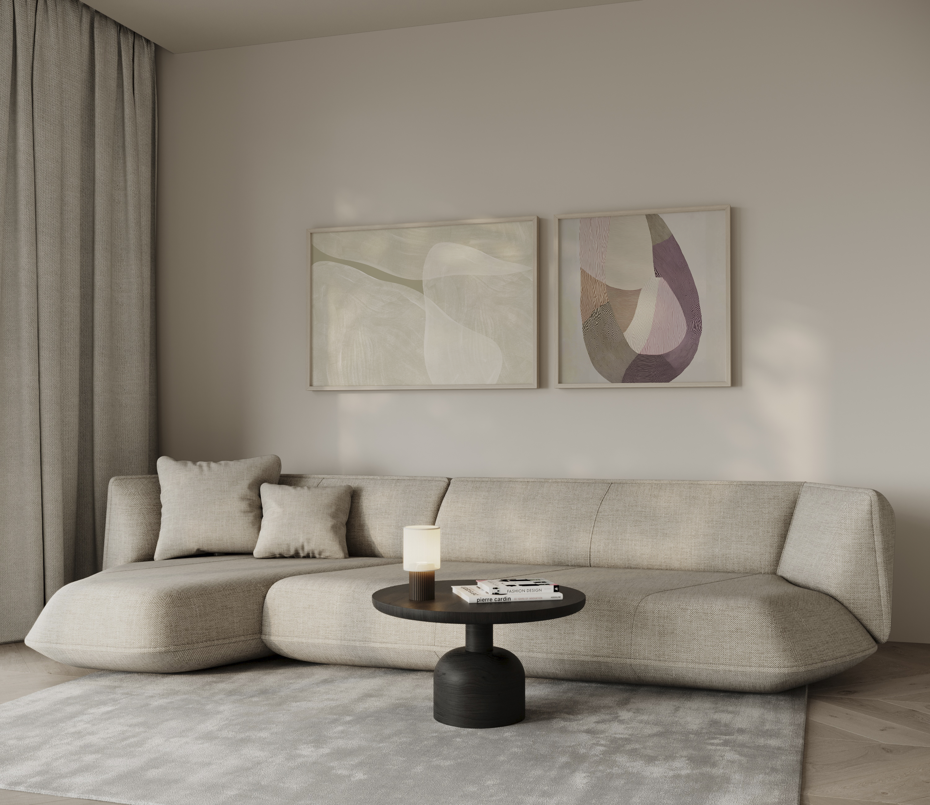 סט אמנות מינימליסטי דו־חלקי בגווני חול וסגול מעושן במסגרת עץ בהירה, מוצג מעל ספה מודרנית בגוונים טבעיים